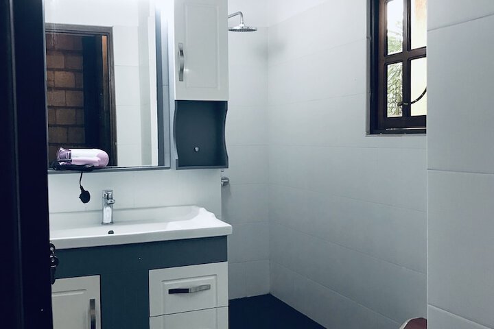 Room 14 of 18