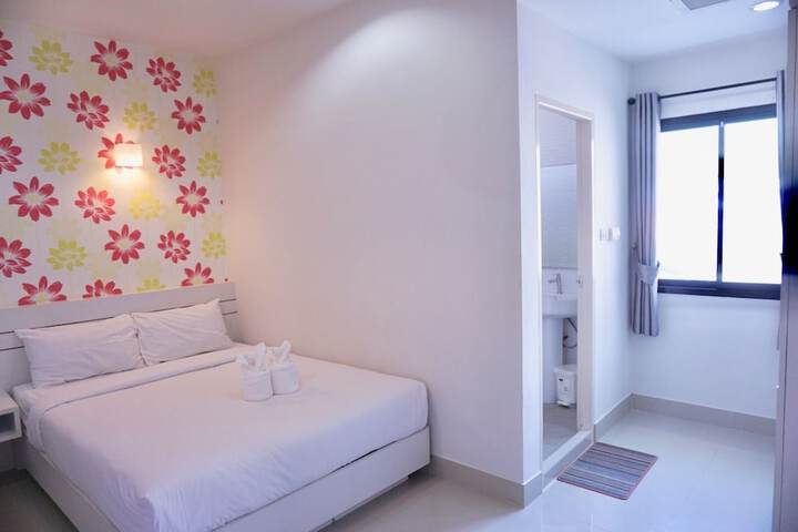 Room 10 of 167