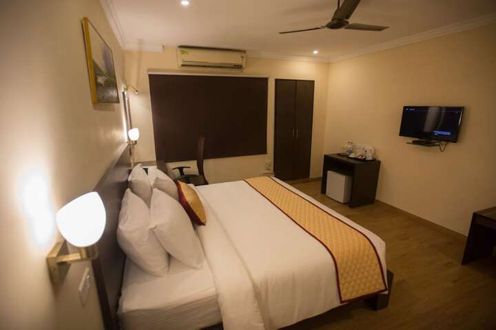 Room 17 of 47