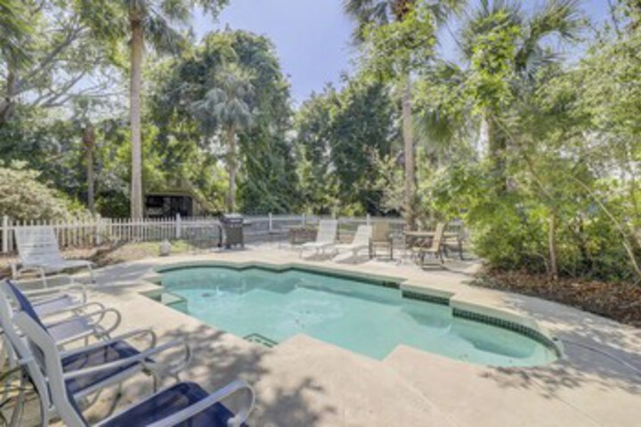 Pool 15 of 24