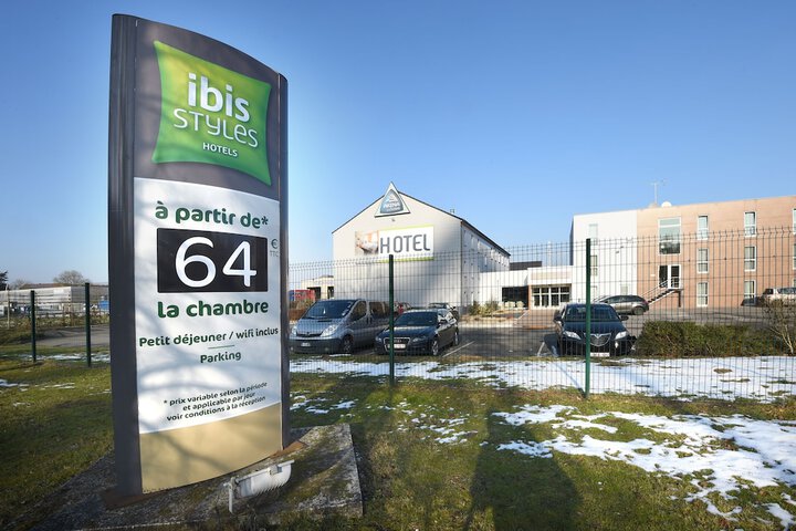Hotel 77 of 83