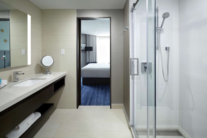 1 King Bed Suite (5 of 17)