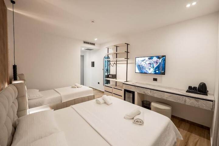 Room 28 of 80