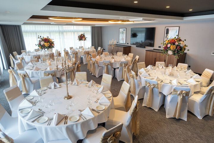 Ballroom/Hall 47 of 72
