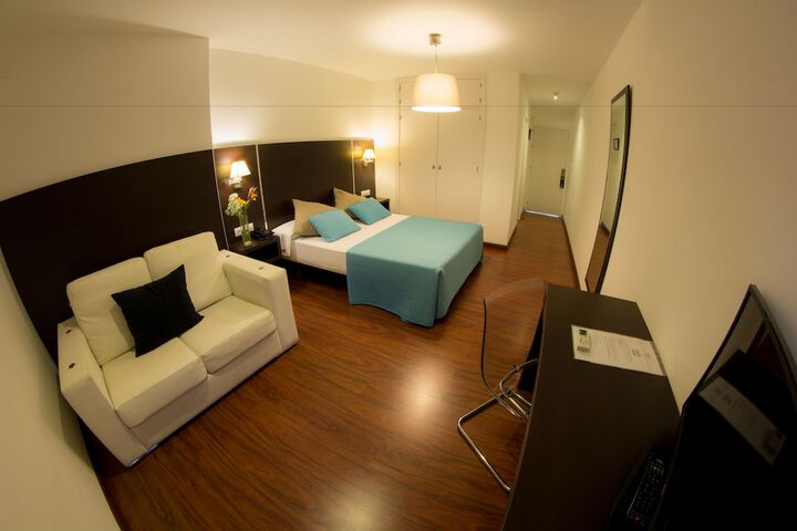 Room 10 of 46