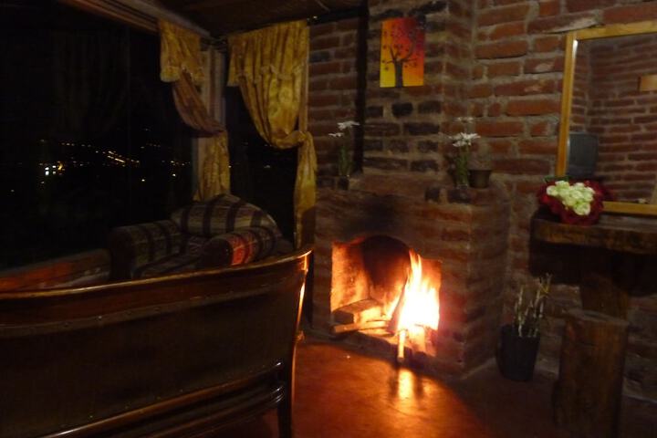 Room 2 of 35