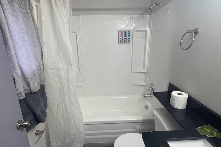 Room 32 of 61
