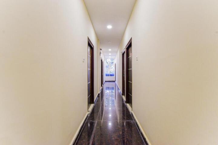 Hotel O by OYO Royal Stay Luxury Rooms