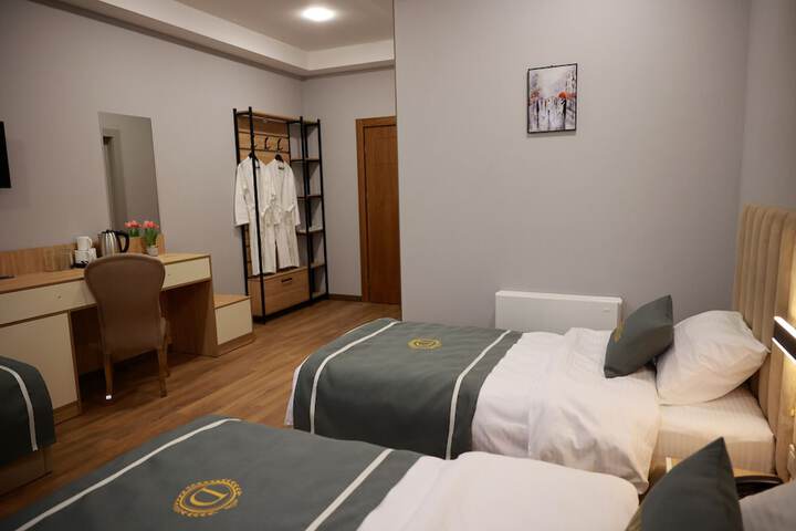 Room 34 of 42