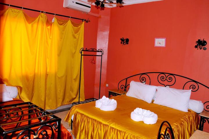 Room 6 of 28