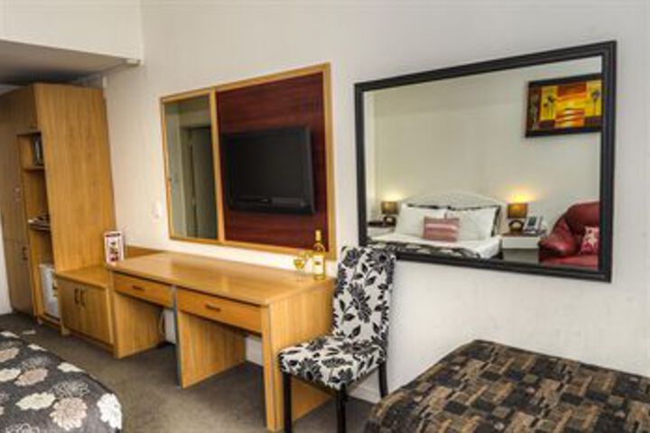 Room 18 of 32
