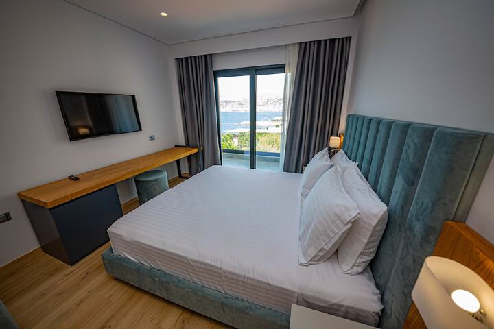 Room 5 of 47