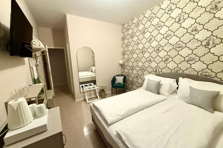 Room 12 of 40