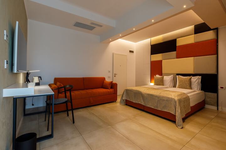 Room 47 of 166