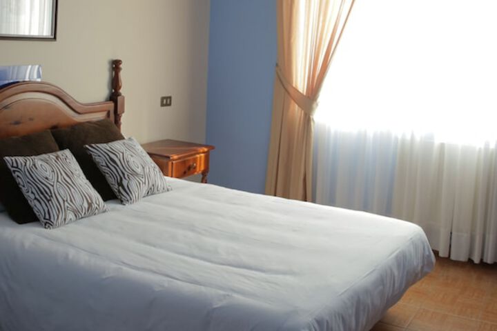 Room 4 of 38