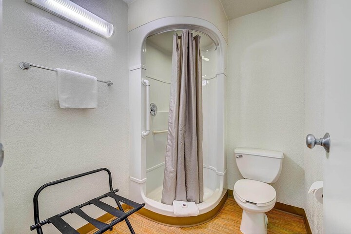 Room 17 of 23