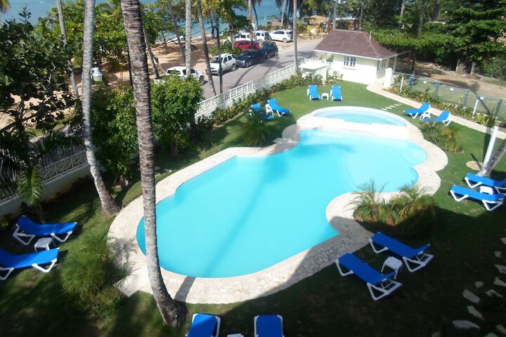Pool 33 of 55