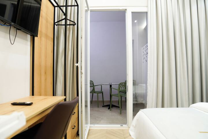 Room 193 of 249