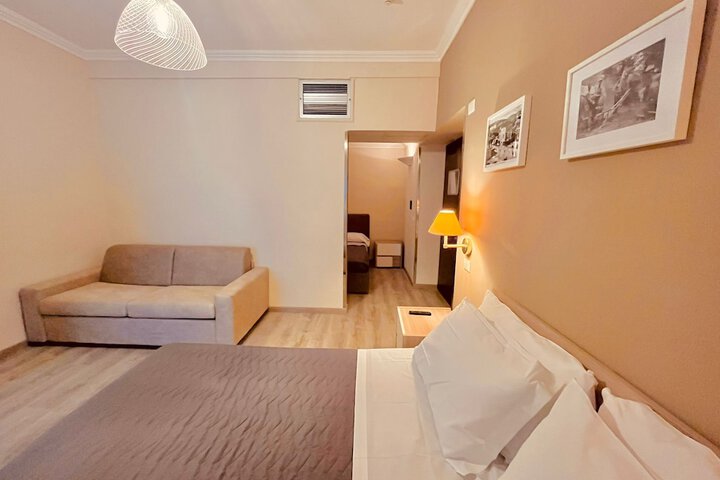 Room 26 of 87