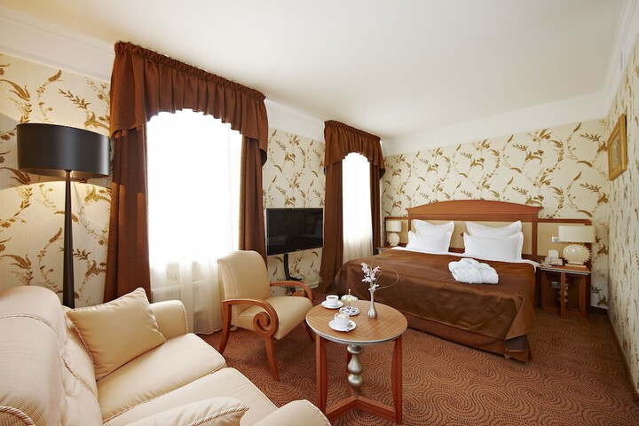 Room 9 of 47