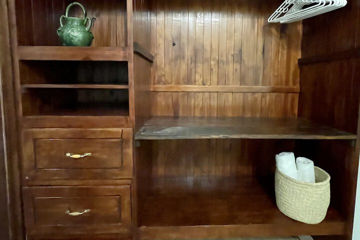 Room 17 of 36