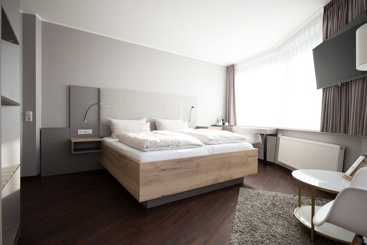 Room 9 of 39