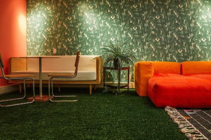 Room 11 of 37