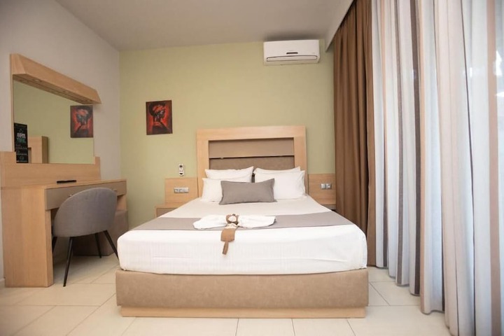 Room 18 of 38