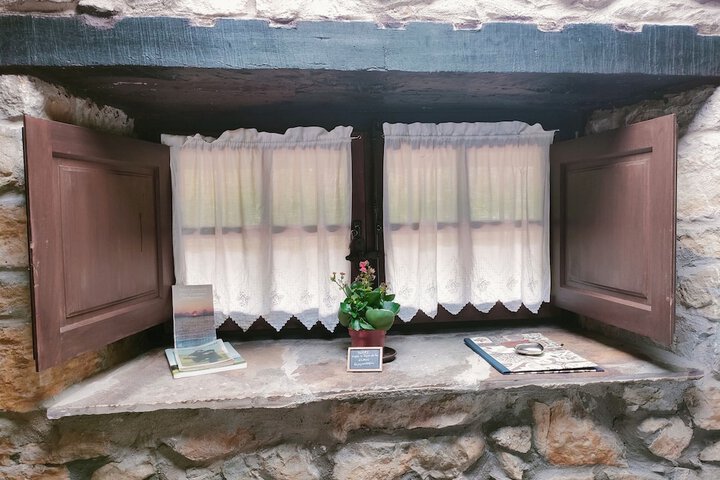 Room 10 of 42