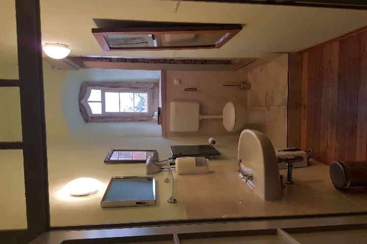 Room 24 of 80