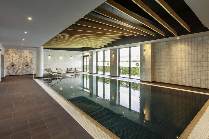 Pool 18 of 75