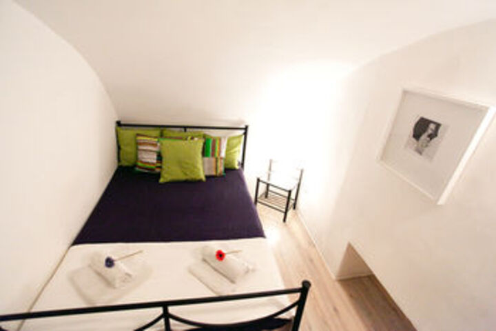 Room 5 of 25