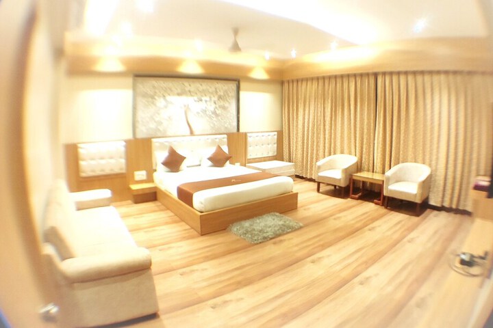 Room 3 of 39