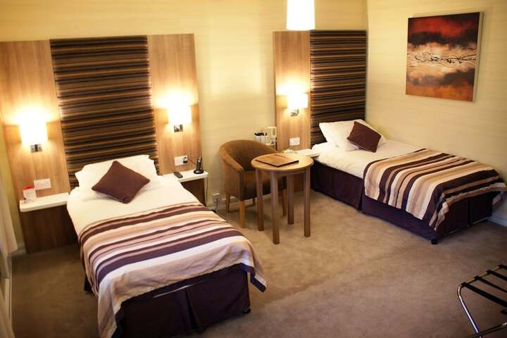 Room 3 of 33