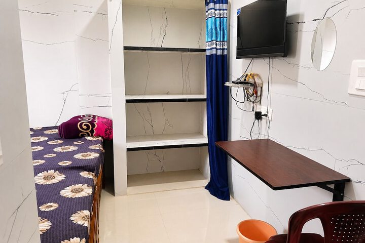 Room 16 of 22