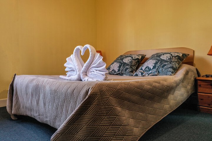 Room 11 of 48
