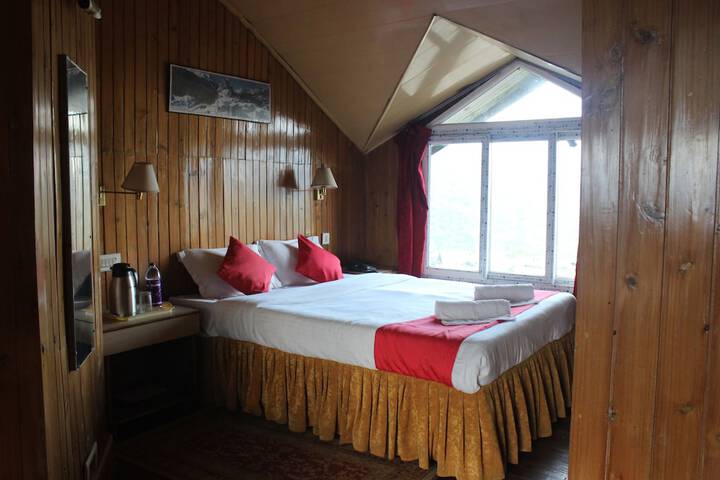 Room 28 of 39