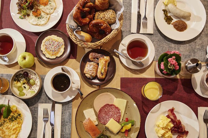 Breakfast/Coffee Service 84 of 159