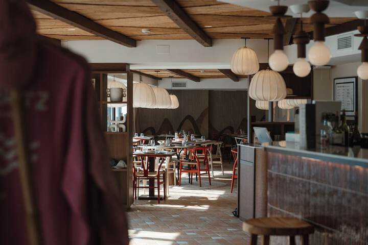 Dining 56 of 63