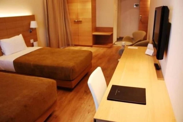 Room 5 of 23