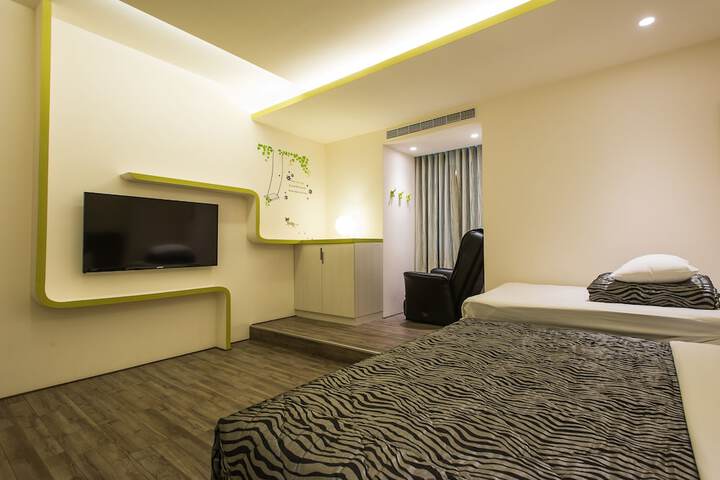Room 18 of 51