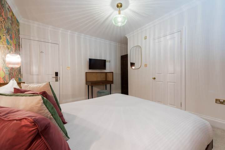 Room 10 of 67