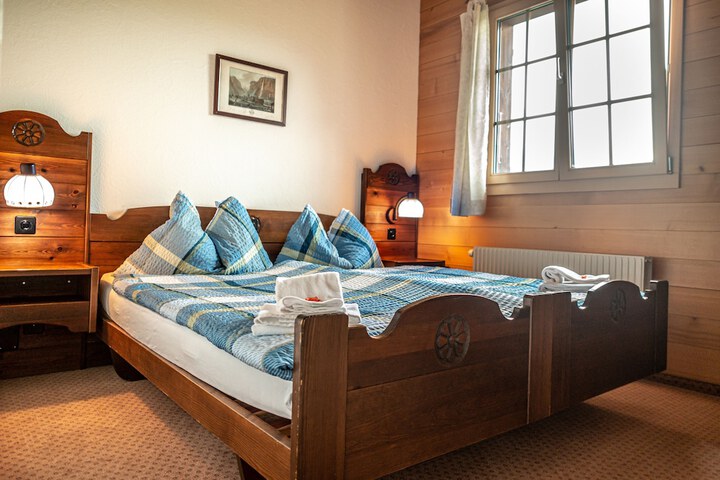 Room 33 of 115