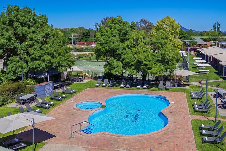 Pool 55 of 90