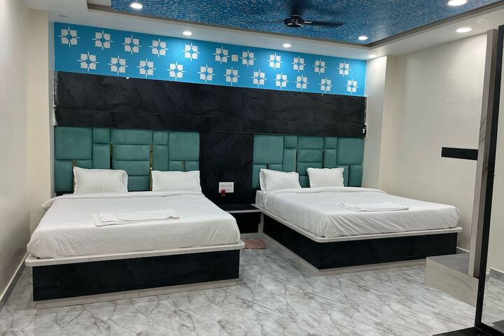 Room 7 of 10