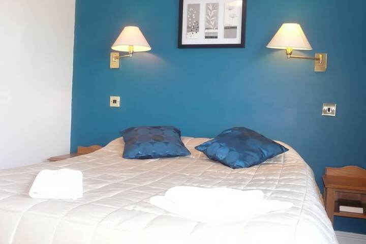 Room 4 of 52