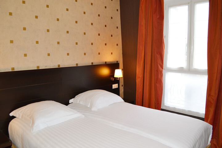 Room 28 of 59