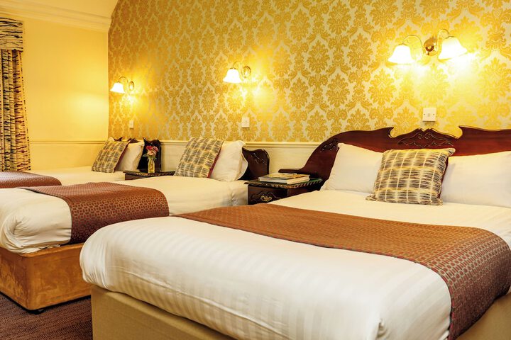 Room 32 of 63