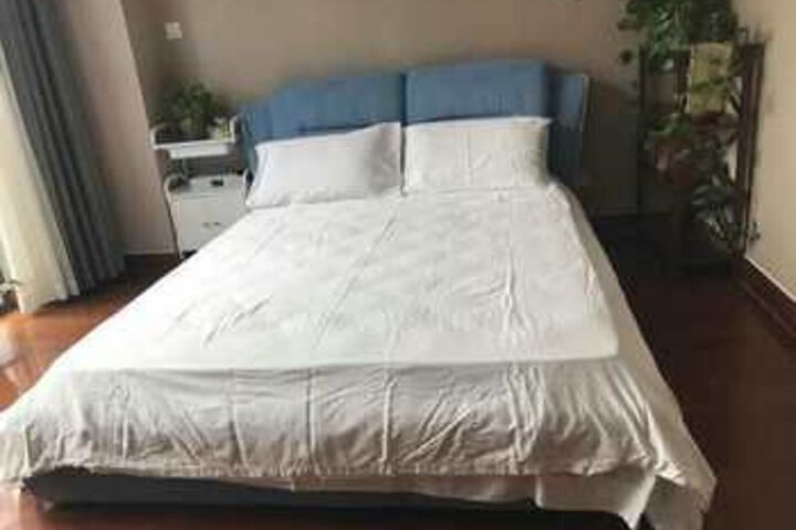 Room 7 of 13