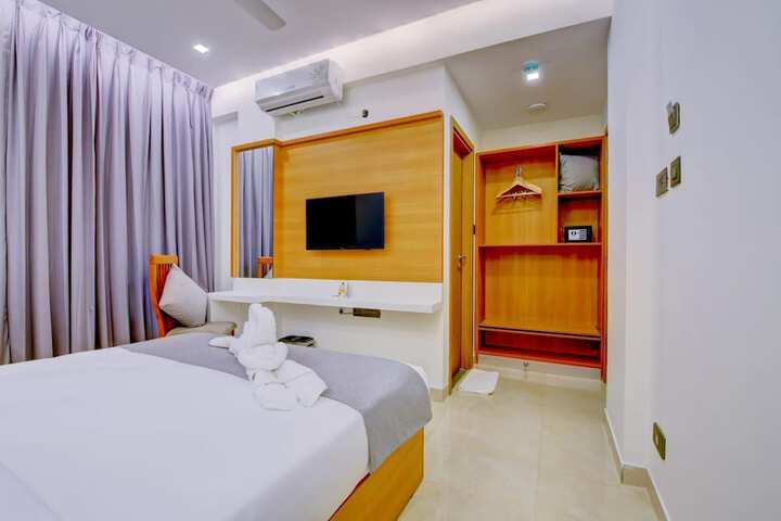 Room 4 of 27